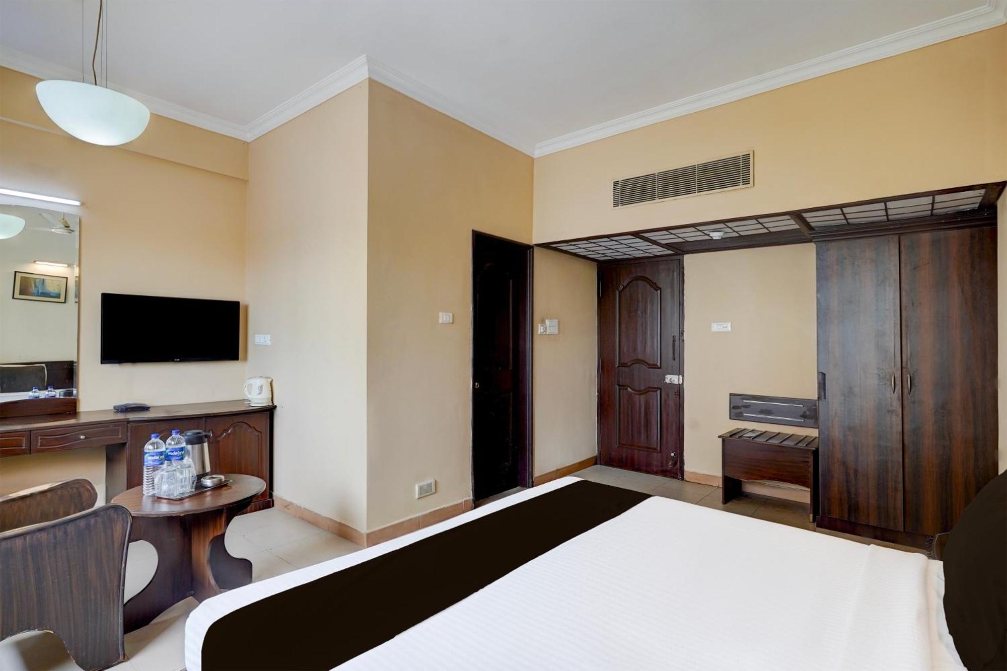 Super Townhouse Koyambedu Hotel Chennai Eksteriør billede