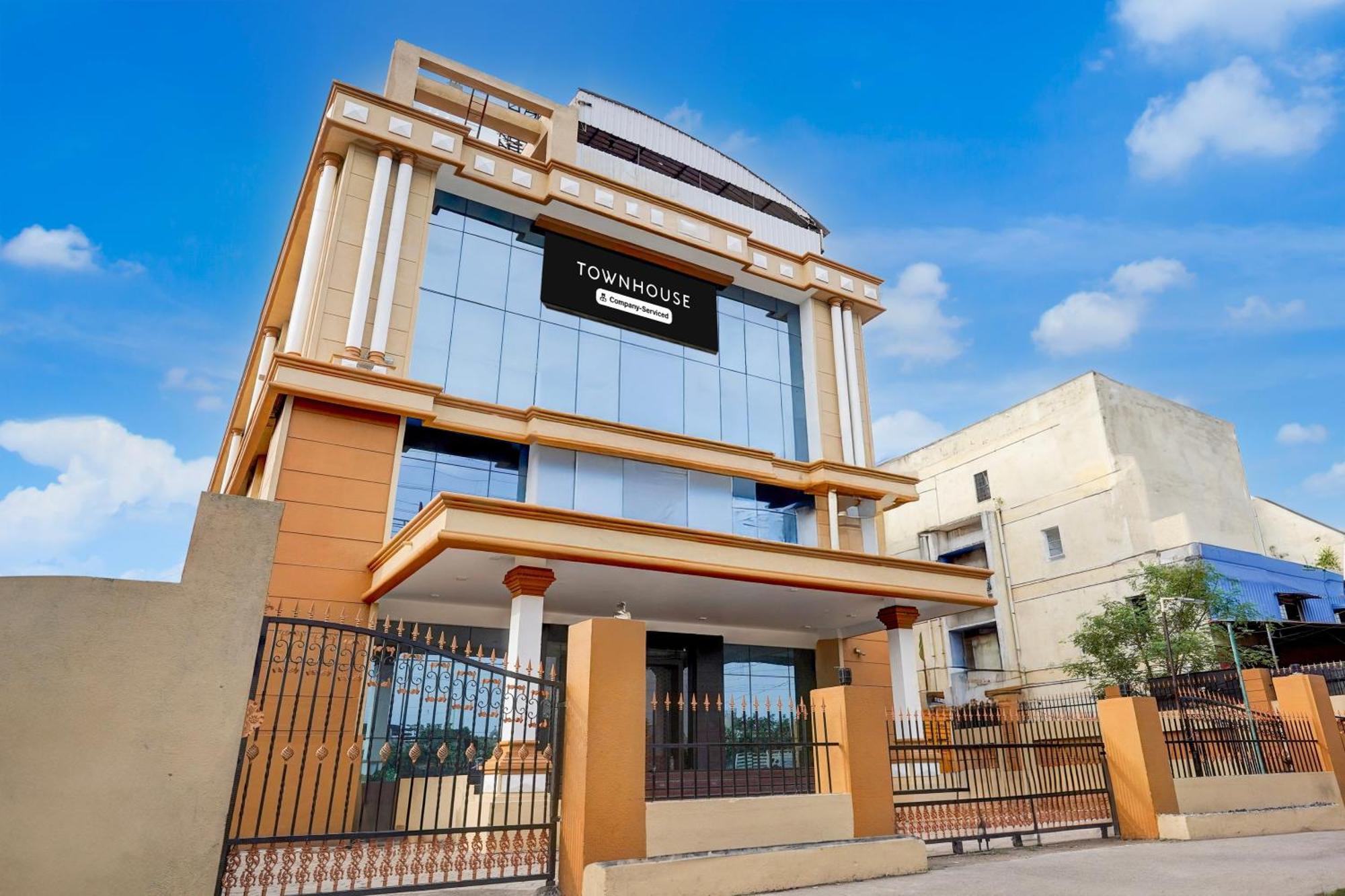 Super Townhouse Koyambedu Hotel Chennai Eksteriør billede