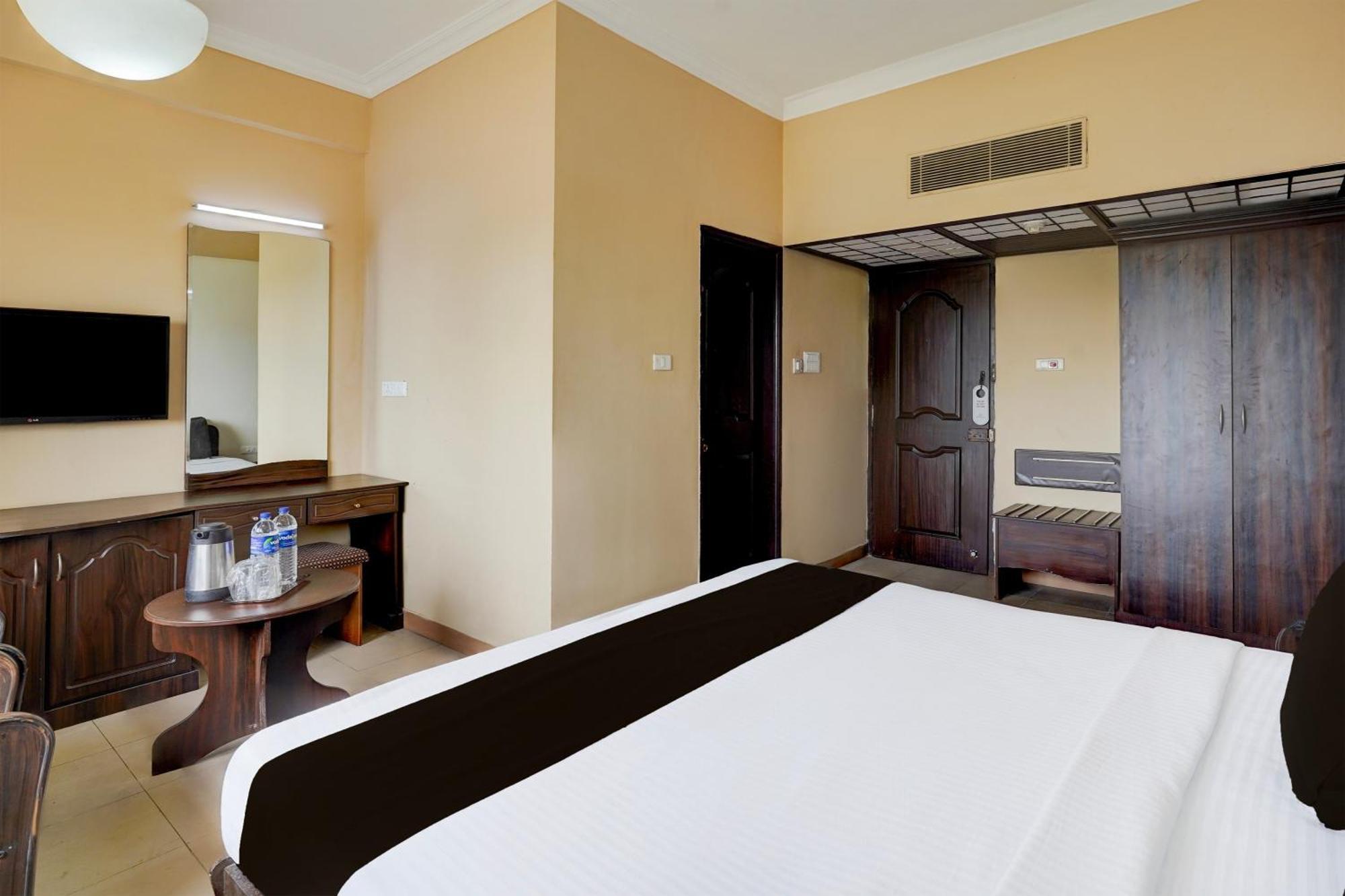 Super Townhouse Koyambedu Hotel Chennai Eksteriør billede