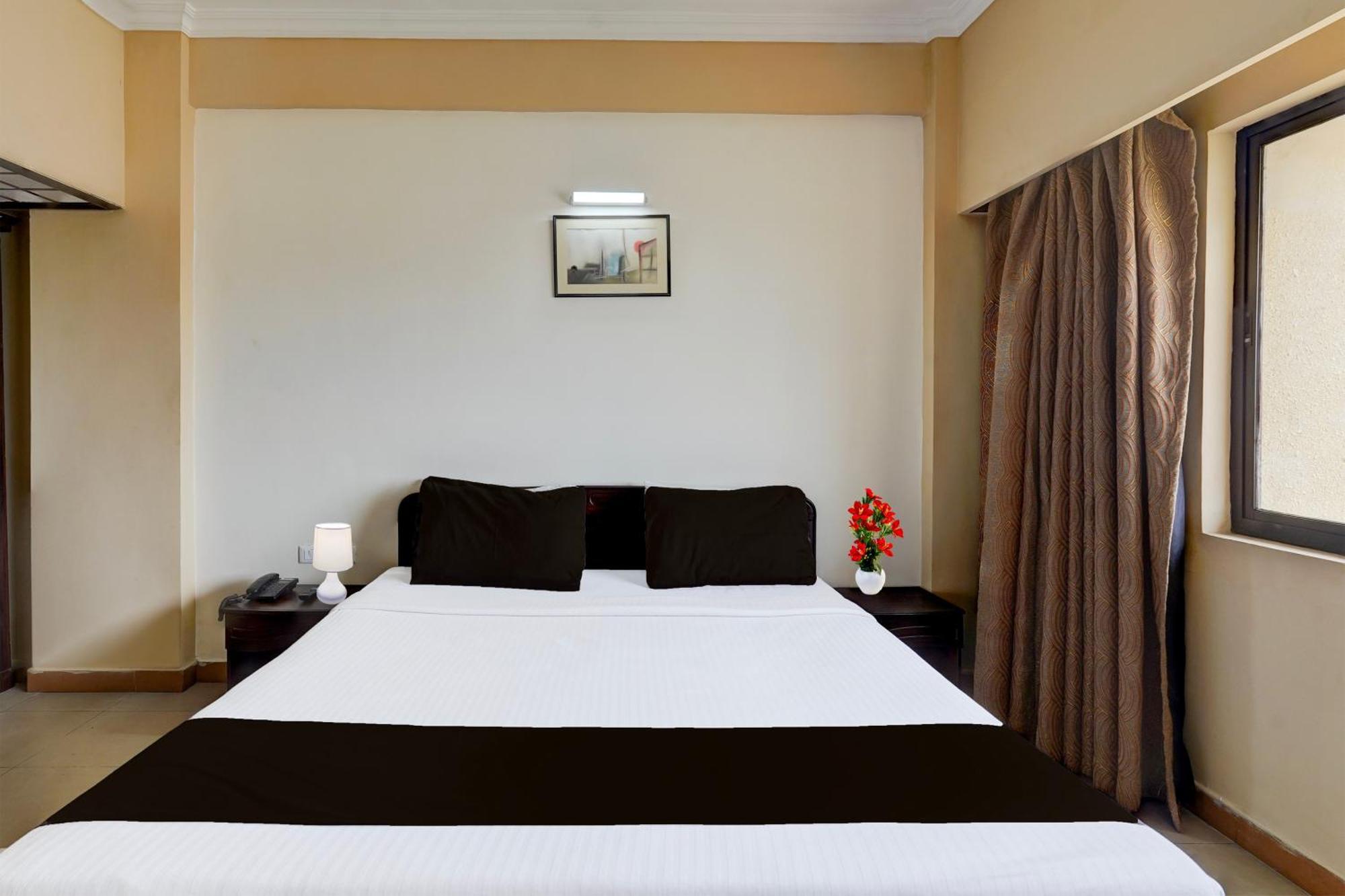 Super Townhouse Koyambedu Hotel Chennai Eksteriør billede