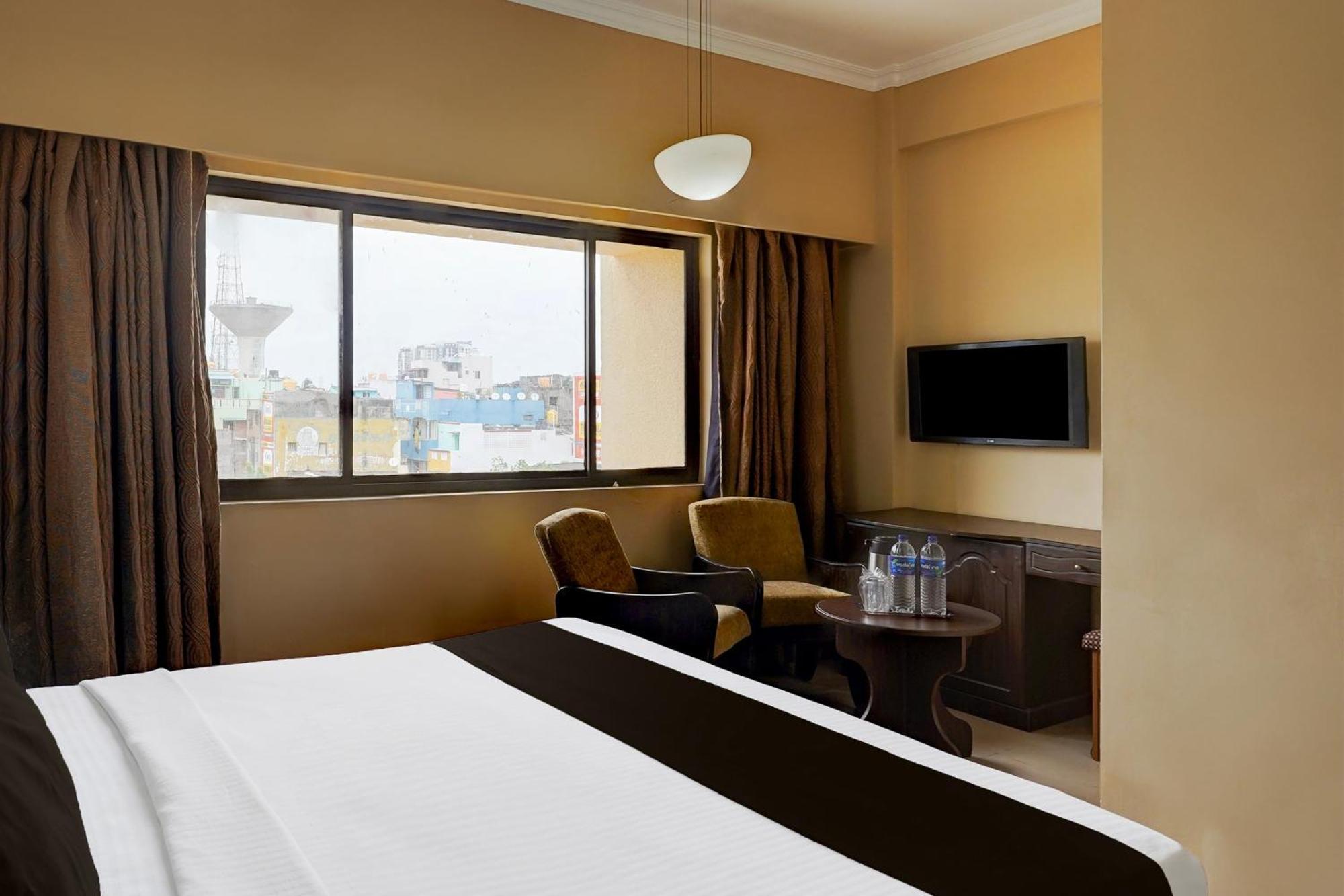 Super Townhouse Koyambedu Hotel Chennai Eksteriør billede