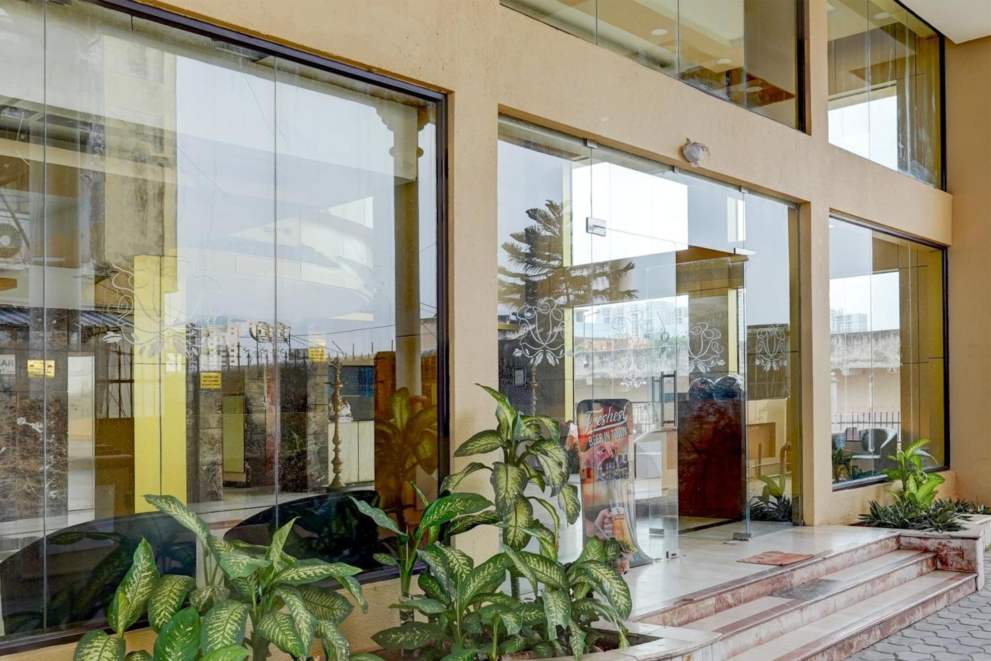 Super Townhouse Koyambedu Hotel Chennai Eksteriør billede