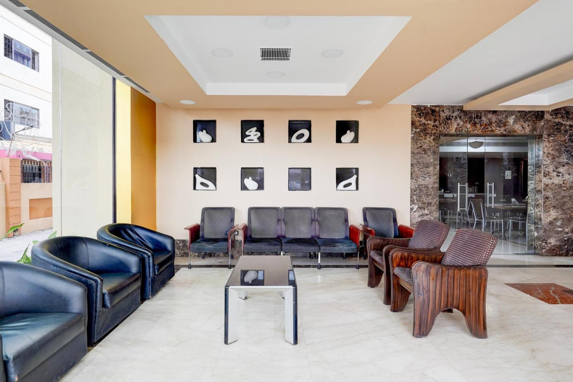 Super Townhouse Koyambedu Hotel Chennai Eksteriør billede