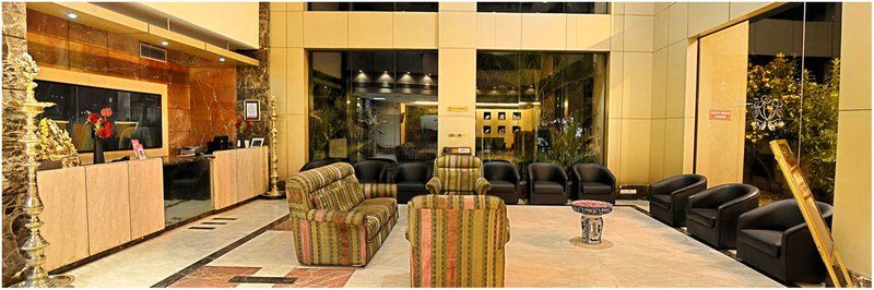 Super Townhouse Koyambedu Hotel Chennai Eksteriør billede