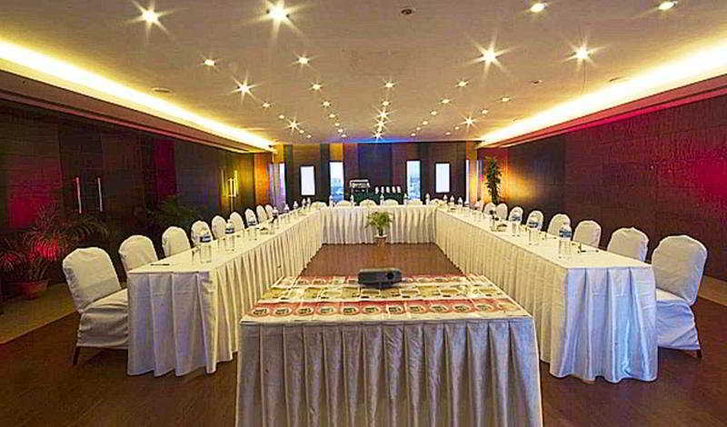 Super Townhouse Koyambedu Hotel Chennai Eksteriør billede
