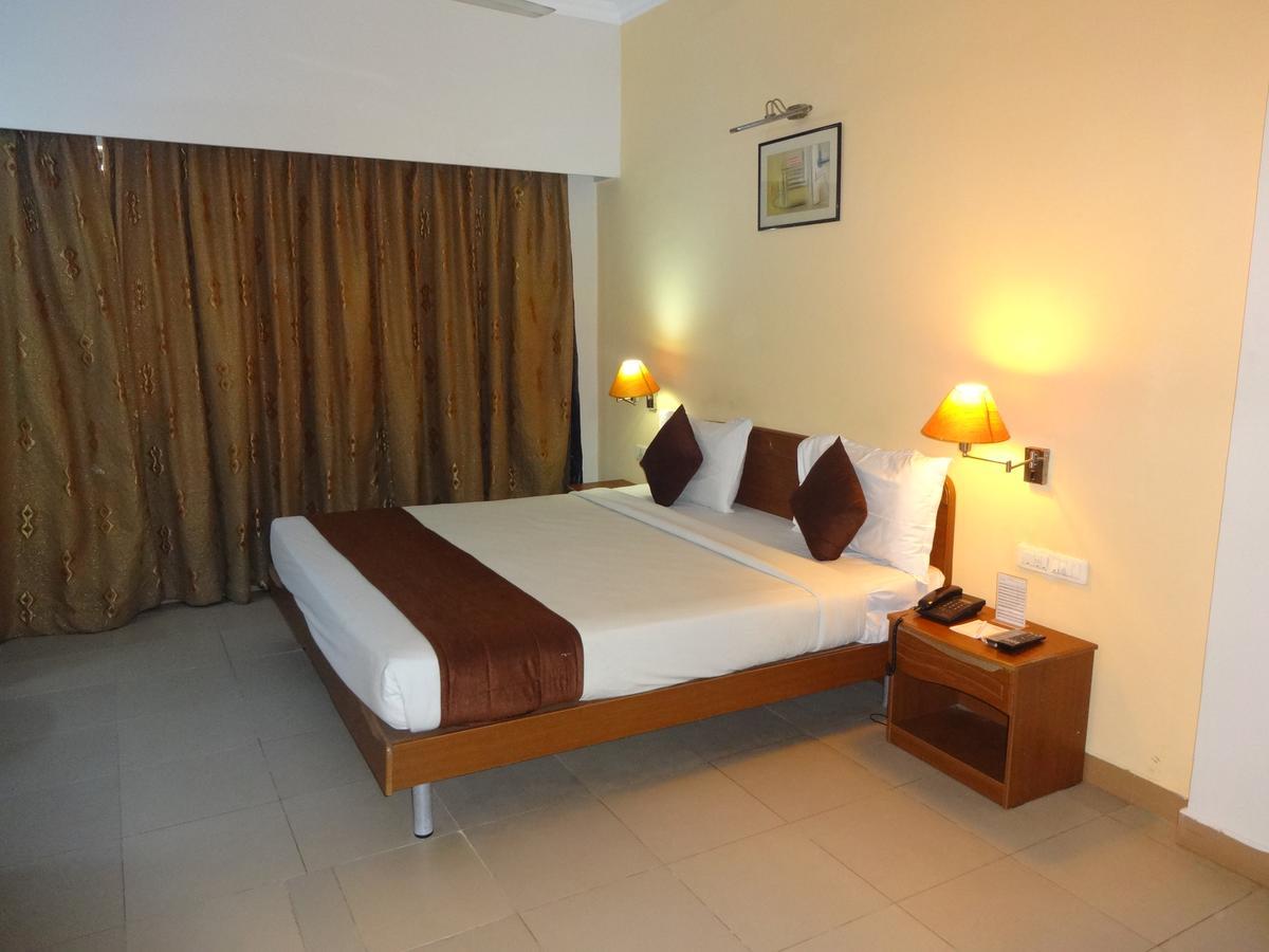 Super Townhouse Koyambedu Hotel Chennai Eksteriør billede