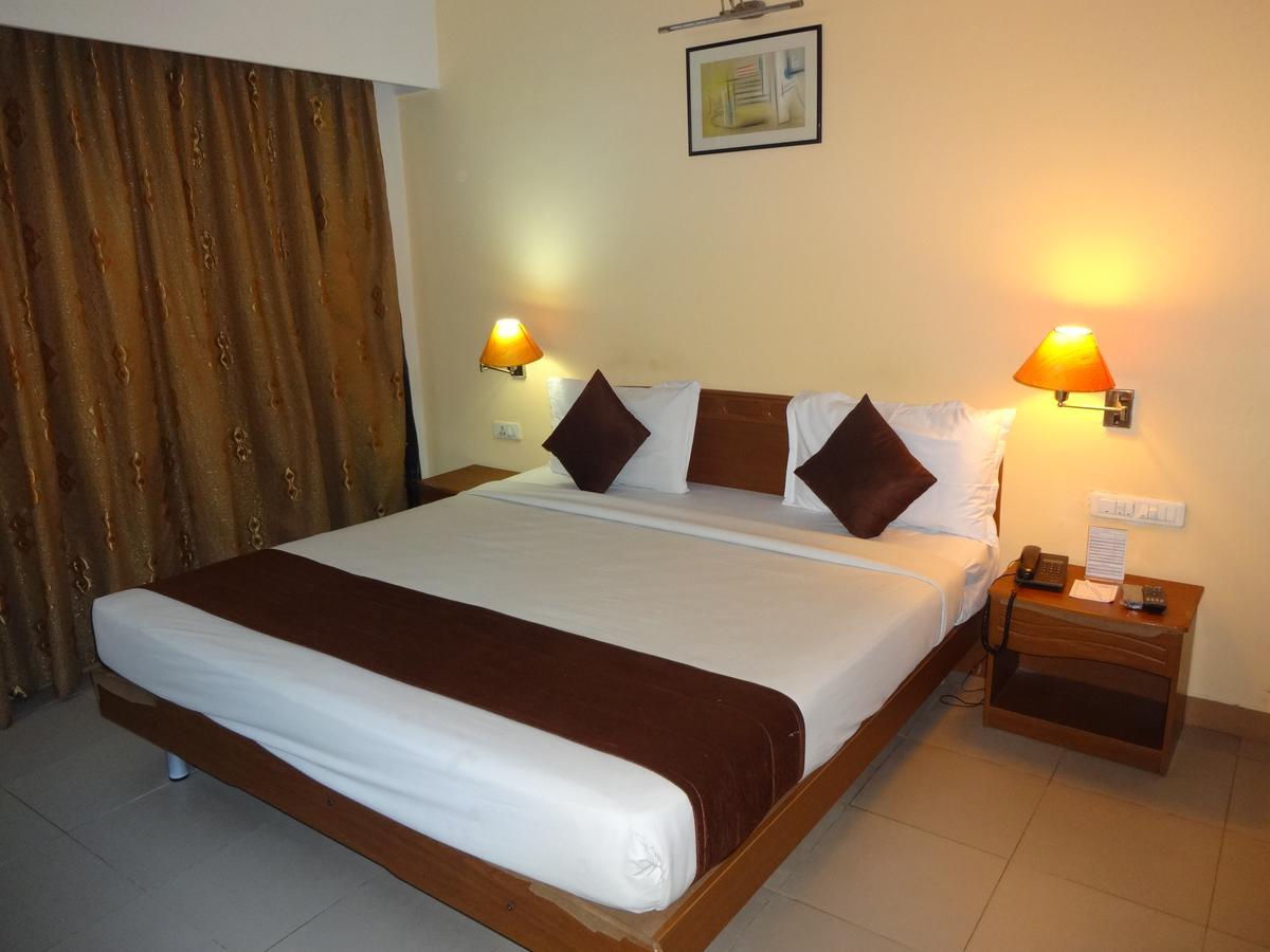 Super Townhouse Koyambedu Hotel Chennai Eksteriør billede