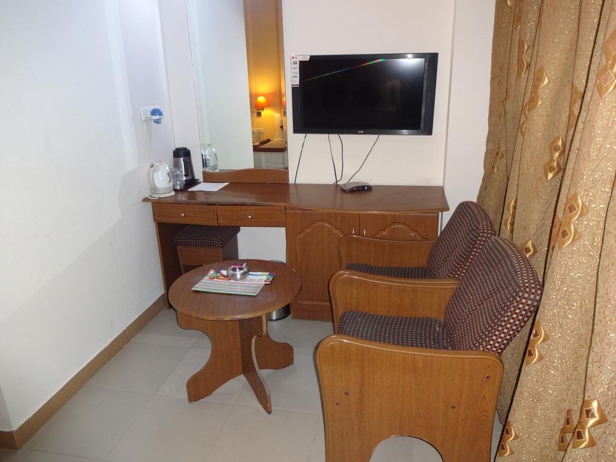 Super Townhouse Koyambedu Hotel Chennai Eksteriør billede