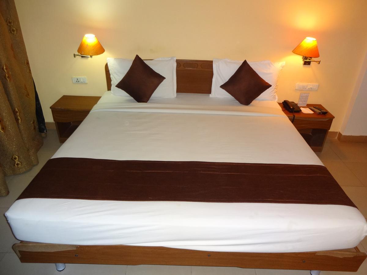 Super Townhouse Koyambedu Hotel Chennai Eksteriør billede