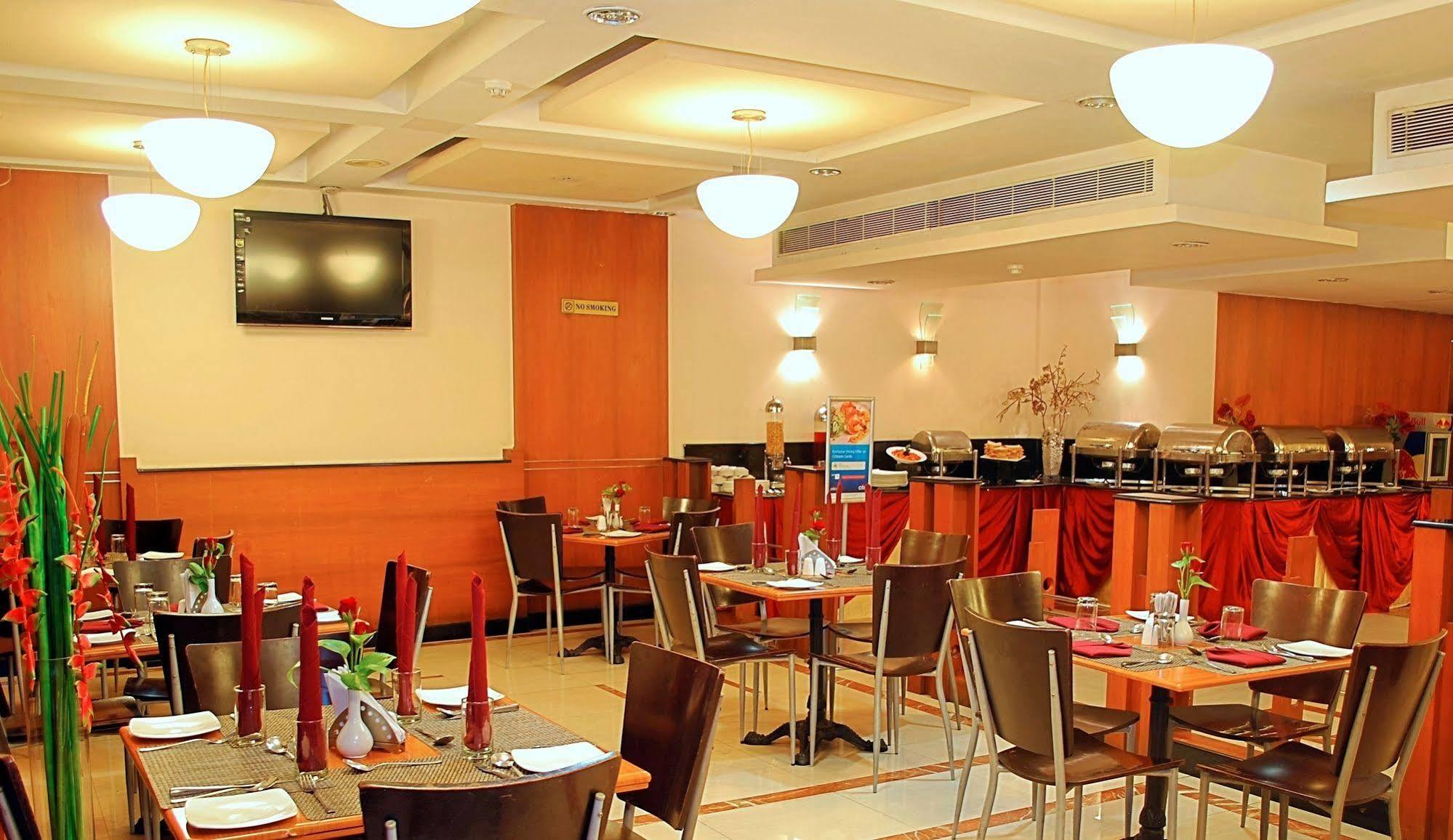 Super Townhouse Koyambedu Hotel Chennai Eksteriør billede