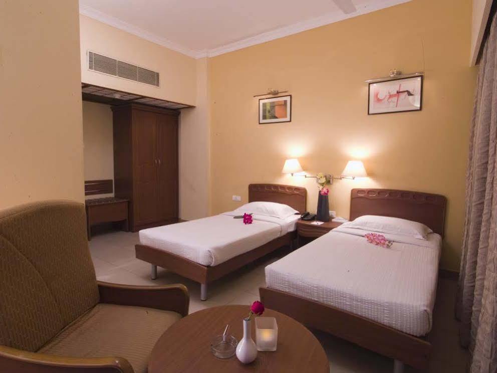 Super Townhouse Koyambedu Hotel Chennai Eksteriør billede